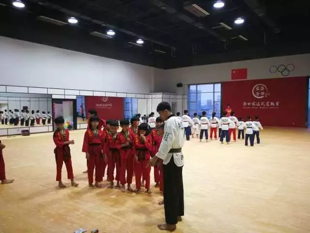 亚洲熟妇丰满大屁股熟妇