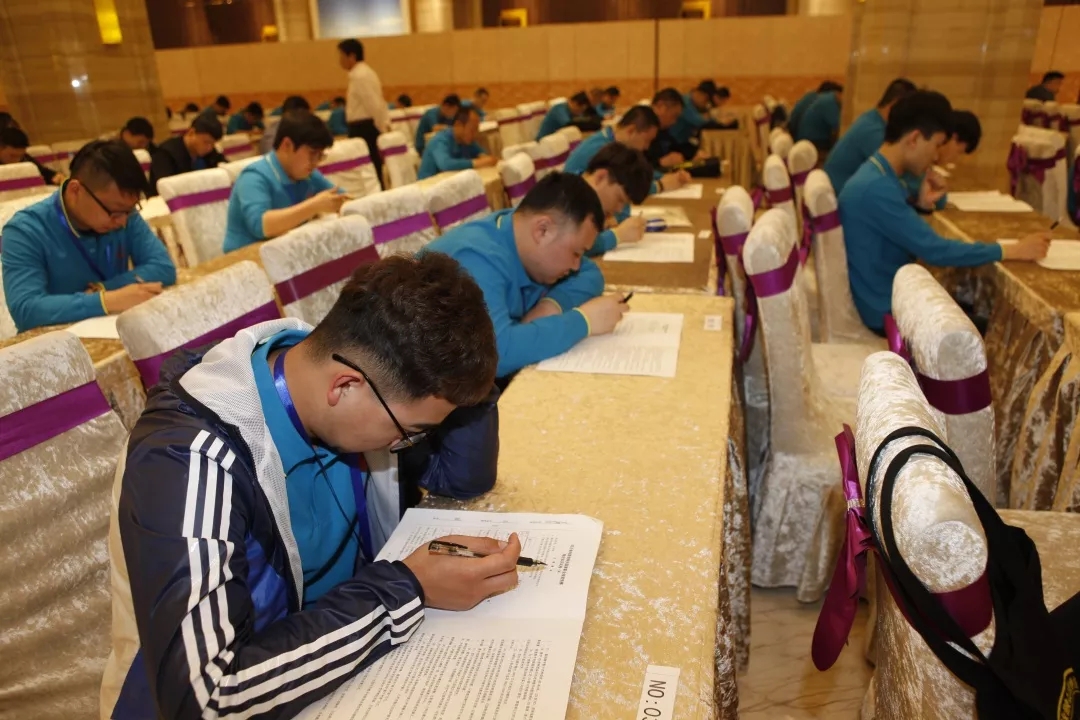 亚洲熟妇丰满大屁股熟妇