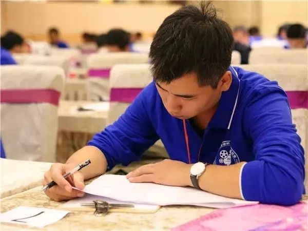 亚洲熟妇丰满大屁股熟妇