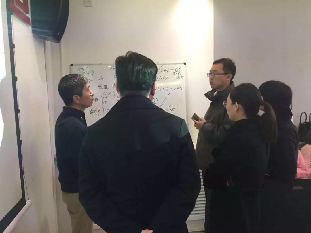 亚洲熟妇丰满大屁股熟妇