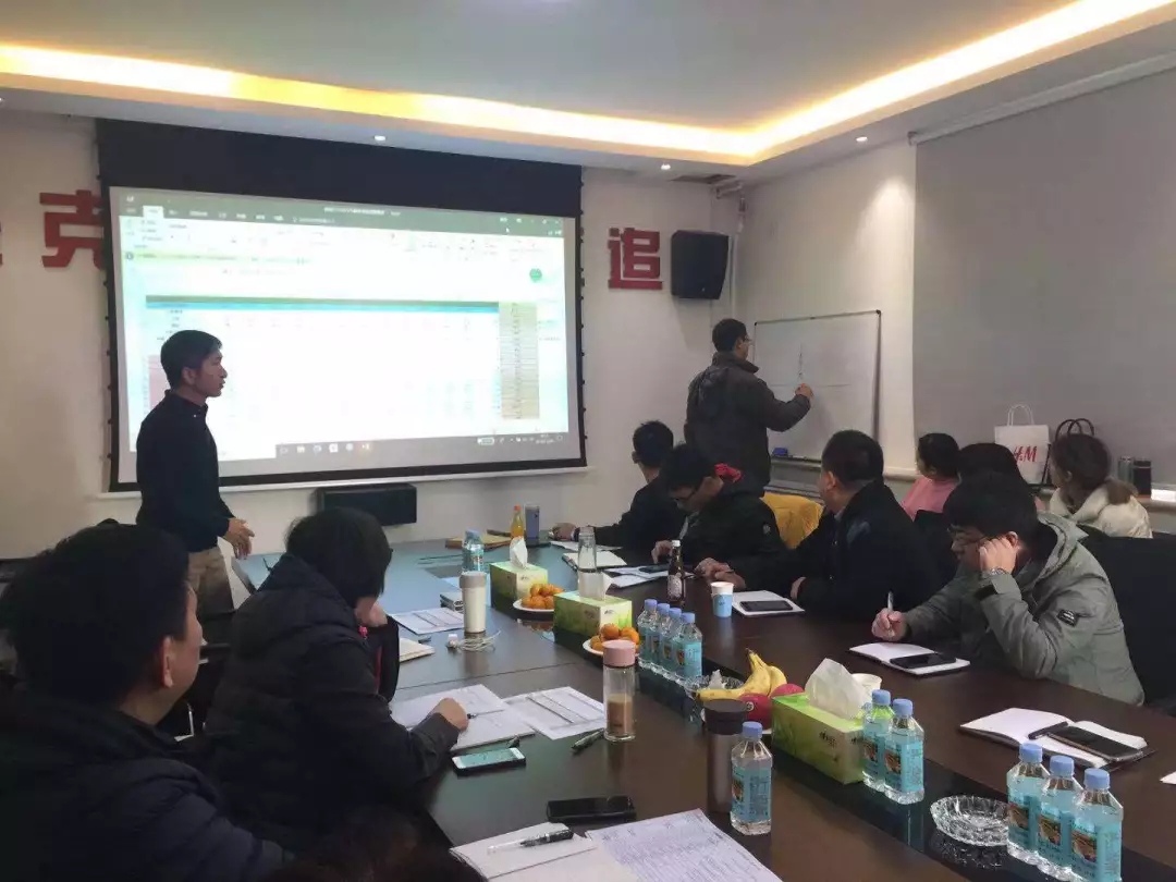 亚洲熟妇丰满大屁股熟妇