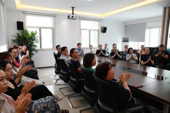 亚洲熟妇丰满大屁股熟妇