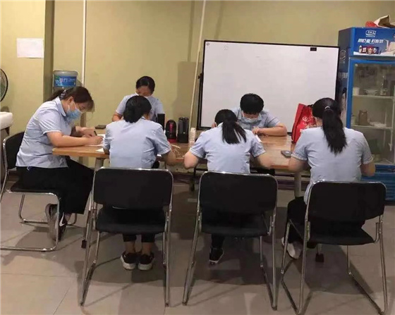 亚洲熟妇丰满大屁股熟妇